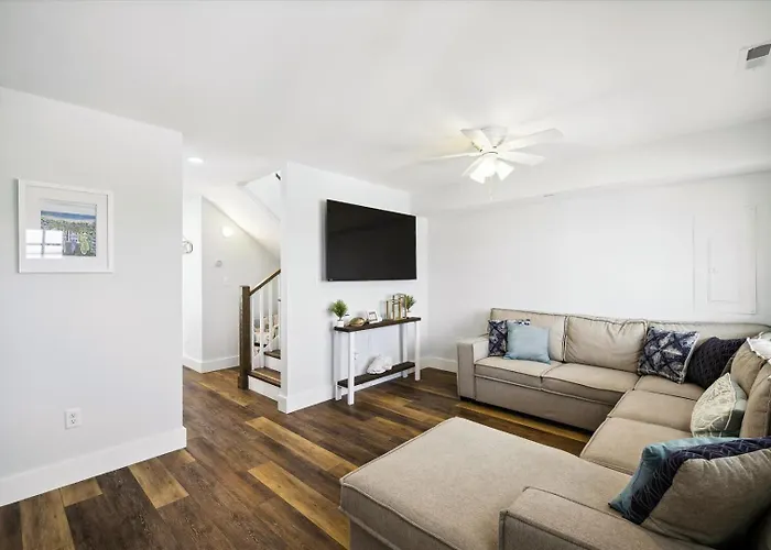 Coastal Comfort 203 *